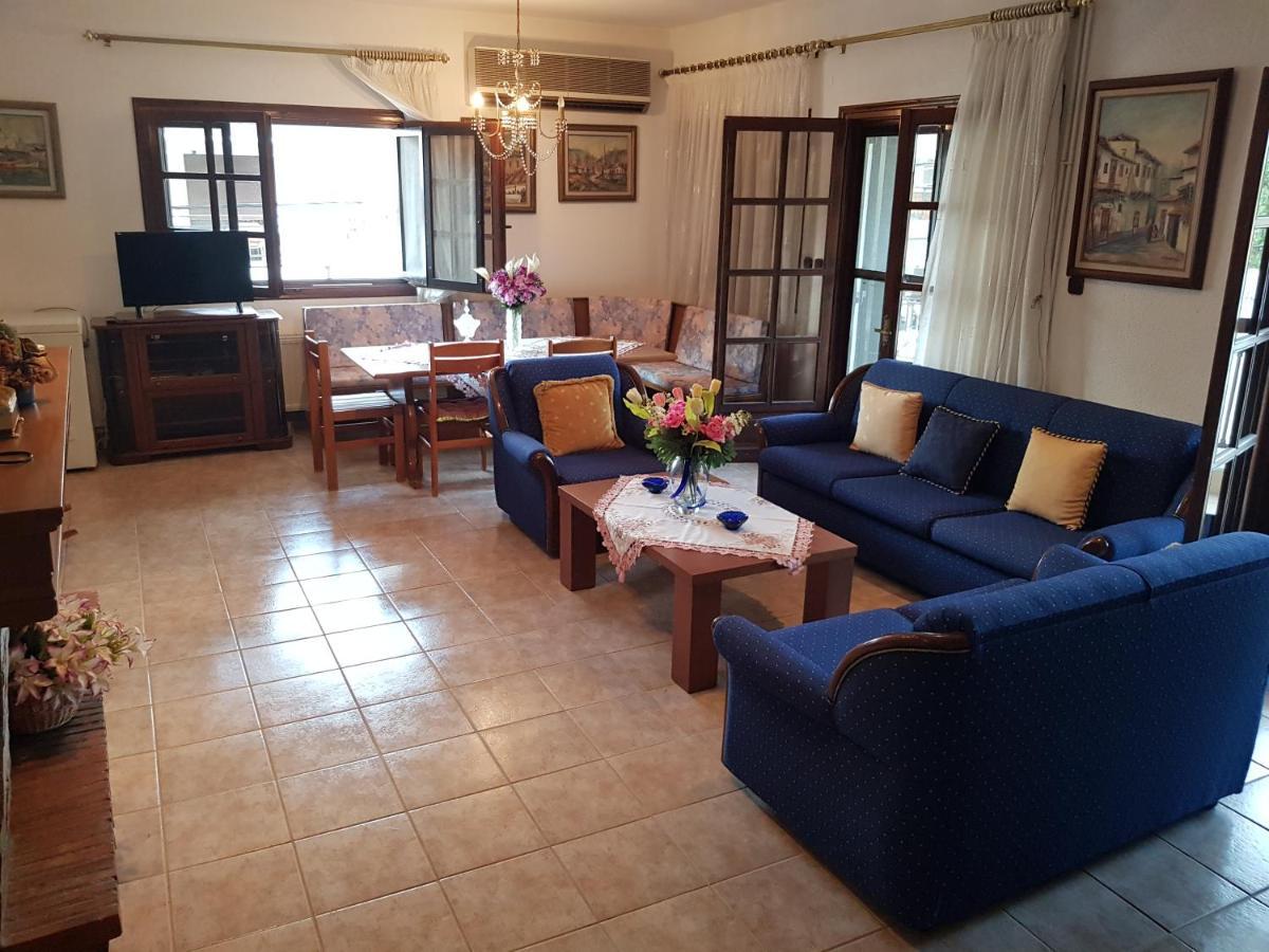 Rustic By The Sea Apartment Flogita Bagian luar foto