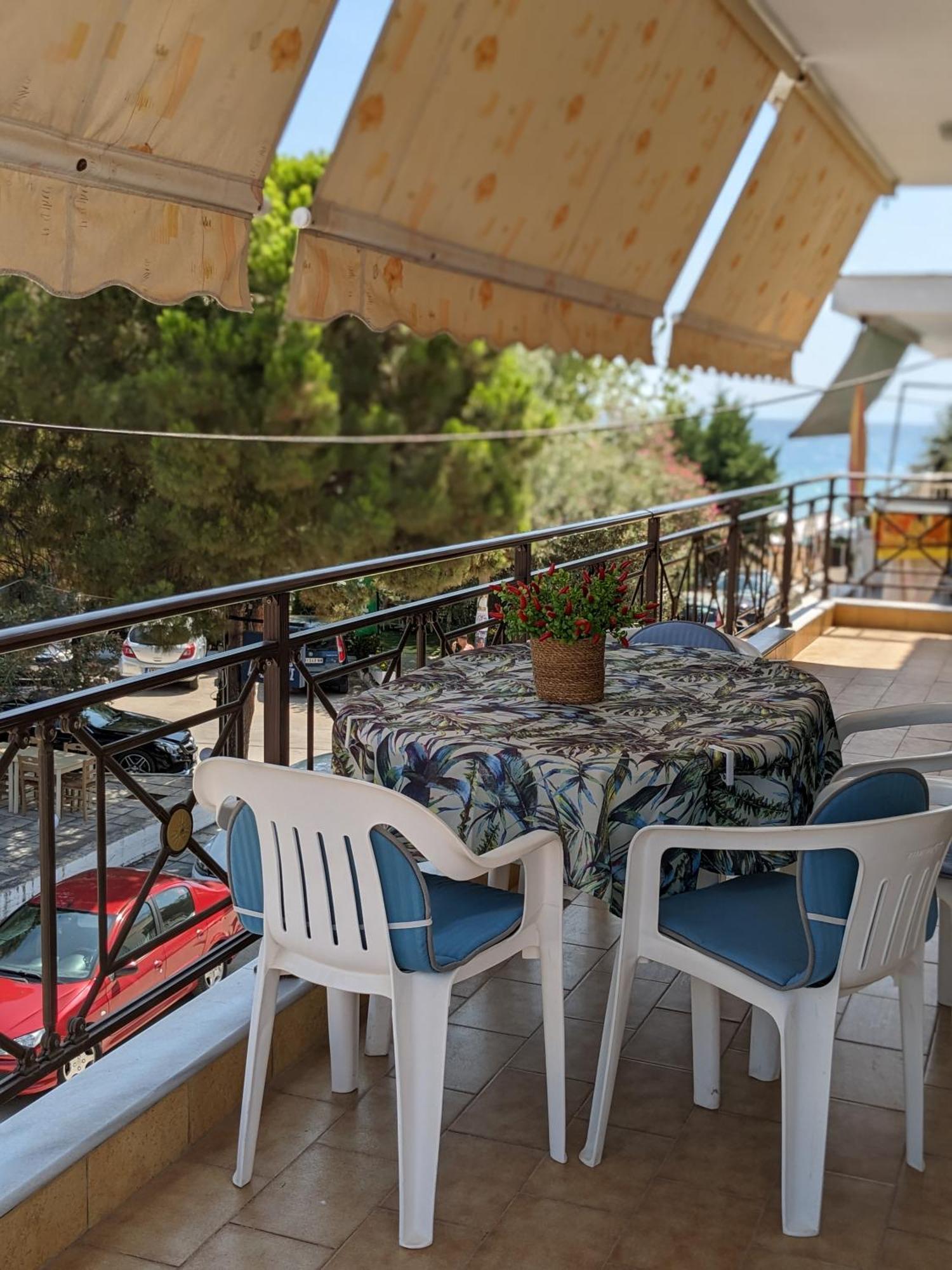 Rustic By The Sea Apartment Flogita Bagian luar foto